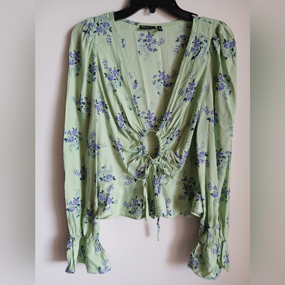 ASOS DESIGN  Tie Front BLOUSE Floral Long Bell Sleeves Size 6